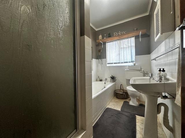 6 Bedroom Property for Sale in Pellissier Free State